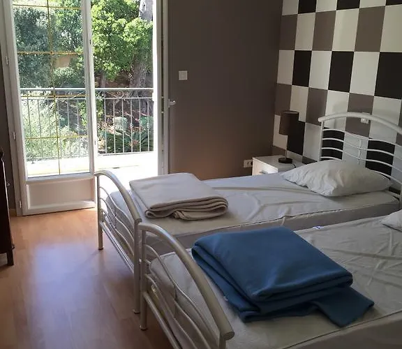 Belle à Raphaël Dans Clos Privé