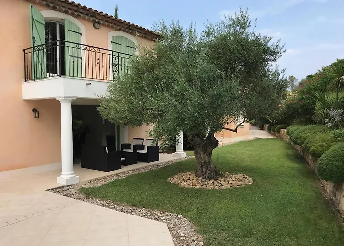 Belle à Raphaël Dans Clos Privé *